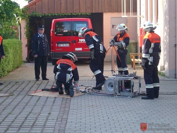 Bild 2 von 5 Gruppe 1 w&auml;hrend der Pr&uuml;fung