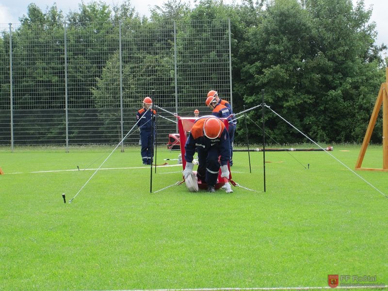 Bild 17 von 19 Jugendfeuerwehr Tuchenbach: Vorf&uuml;hrung des Bundeswettbewerbs der Deutschen Jugendfeuerwehr