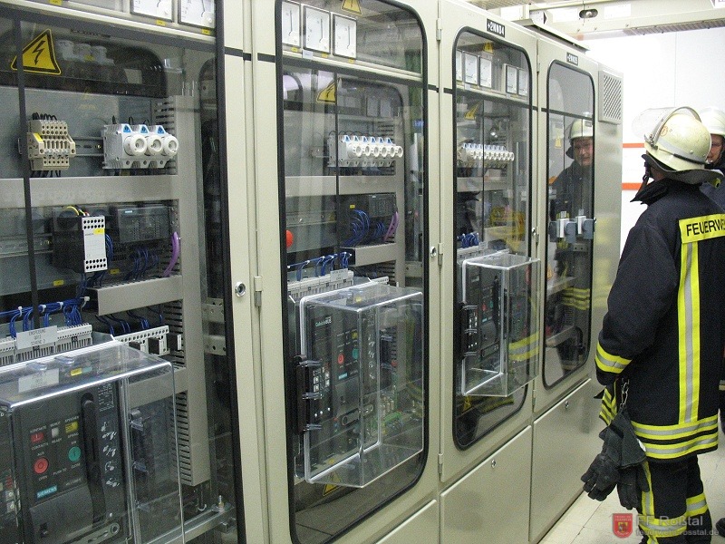 Bild 2 von 13 Schaltschr&auml;nke f&uuml;r interne 400V Stromversorgung