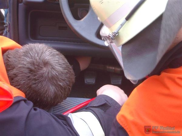 Bild 7 von 7 Der Umgang mit dem Pedalschneider musste noch ge&uuml;bt werden.