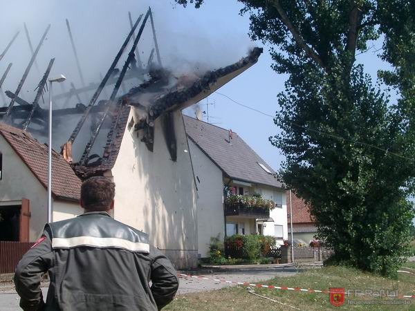Bild 9 von 15 Da der Giebel einsturtzgef&auml;hrdet war, wurde er abgerissen.
