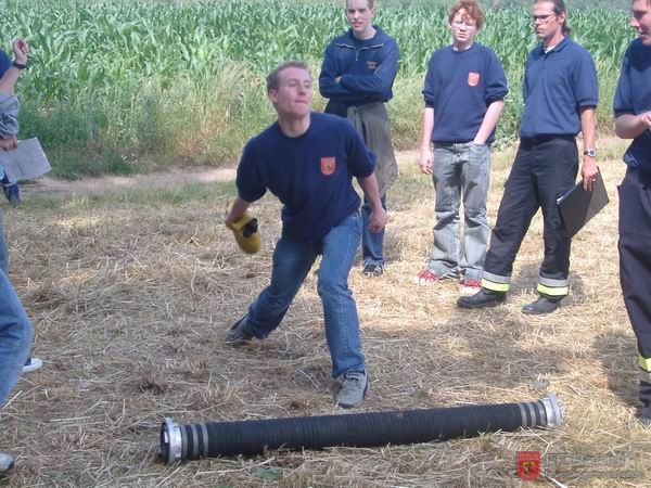 Bild 9 von 17 Stiefelweitwurf