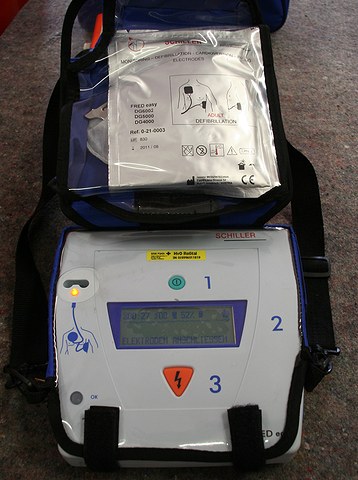Bild des/der Ausrüstungsgegenstands/-gegenstände (Fr&uuml;hdefibrillator)