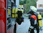 Atemschutzgerätegträger; Im Auto: Ersatzflaschen, Atemschutzgeräte